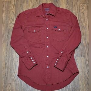 Wrangler Premium Button Down M Performance Advanced Comfort Pearl Snap Red E15